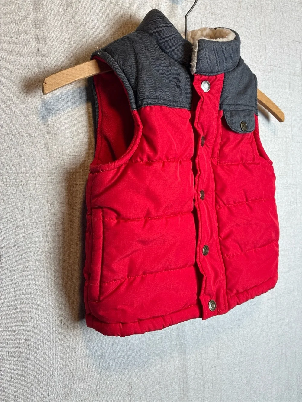 Carters Red Sherpa Collar Quilted Puffer Vest Kids 3T Snaps Fleece Lined Cozy
